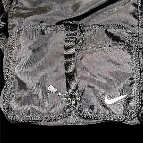 Nike Black Nylon Contractable Backpack - Picture 3 of 9